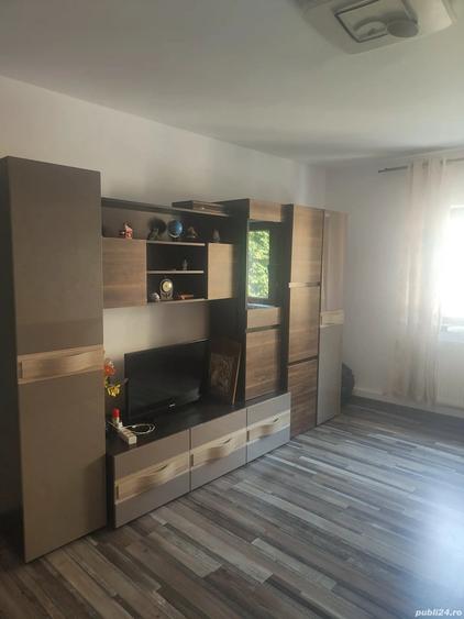 Apartament cu 2 camere decomandat în 1 Mai