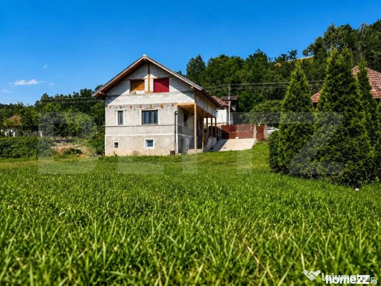 Casă cu 4 camere cu Teren 1360 Mp în Iris