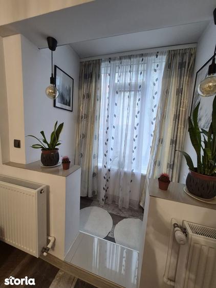 Apartament cu 2 camere semidecomandat în Craiovița Nouă