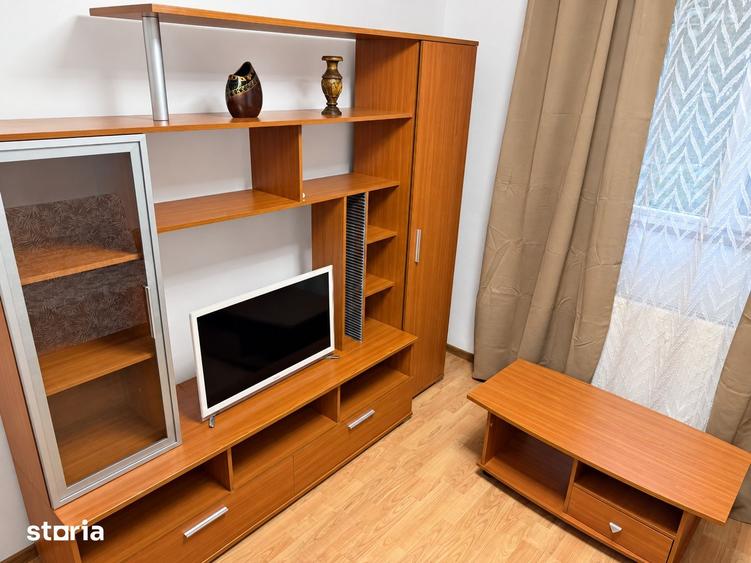 Apartament cu 4 camere semidecomandat, mobilat în Dristor
