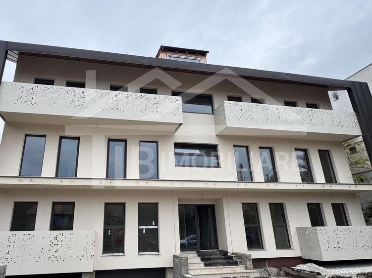 Apartament cu 3 camere semidecomandat în Unirii