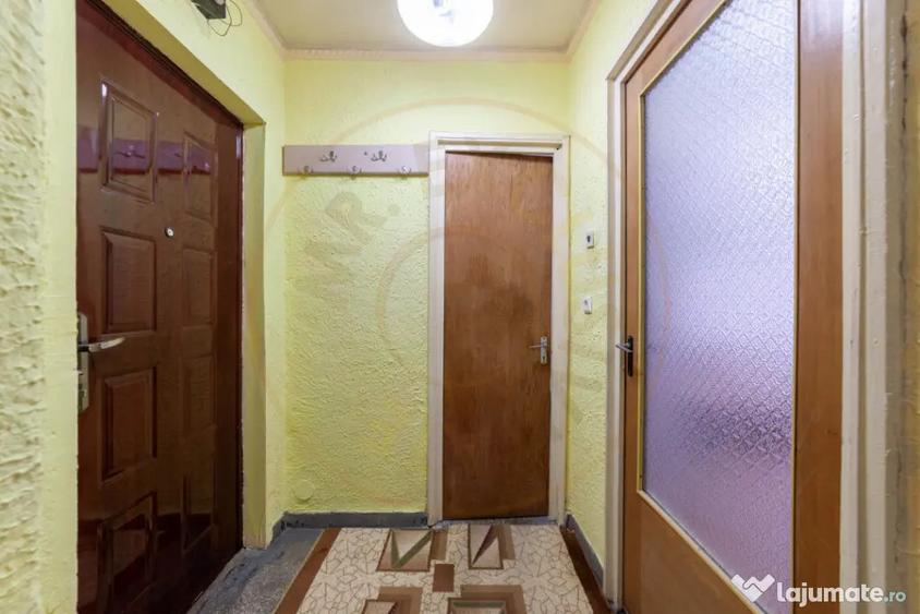 Apartament cu 2 camere decomandat, mobilat în Banat