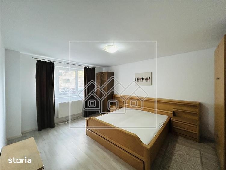 Apartament la cheie, 3 camere, balcon, zona Rahova - 11