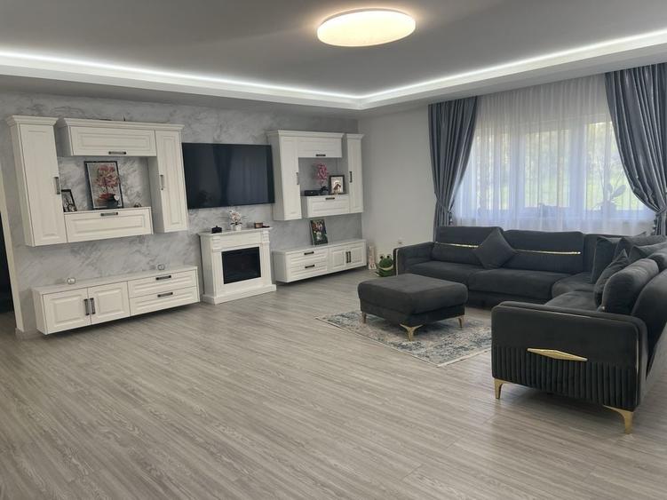 Casă cu 4 camere în Răchiți