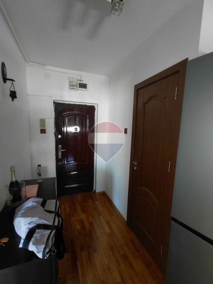 Apartament cu 2 camere semidecomandat, mobilat în Titan