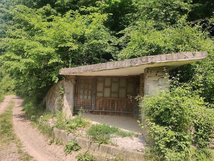 Spațiu comercial, de 1,500 mp, în Pârcovaci