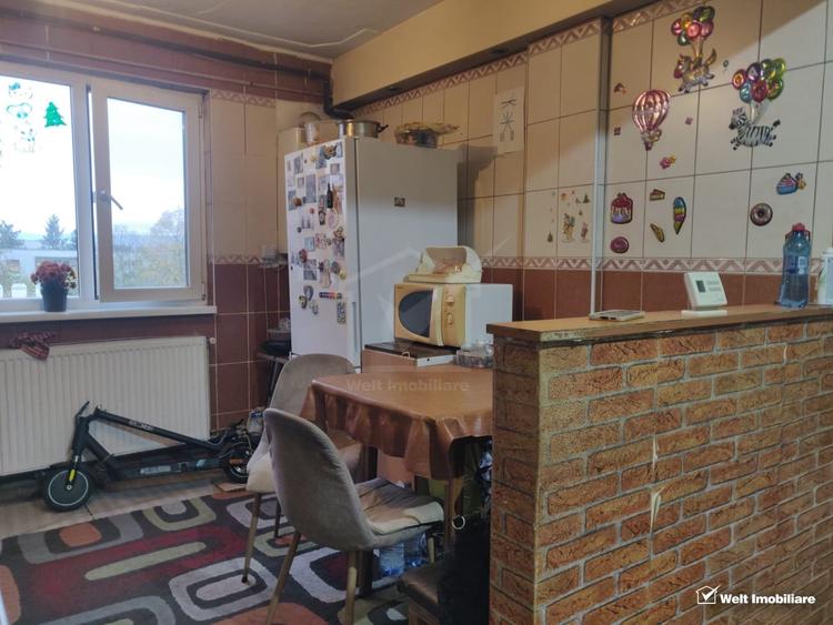 Apartament cu 3 camere semidecomandat în Gheorgheni