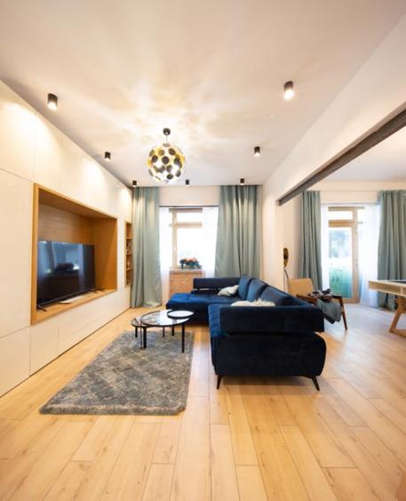Apartament cu 3 camere semidecomandat în Semicentral