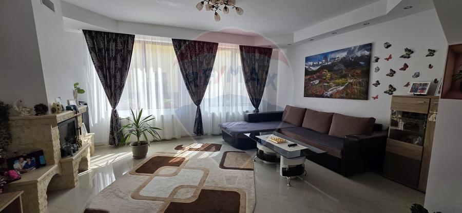 Casă individuală cu 6 camere cu Teren 721 Mp în Dârza