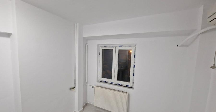 Apartament cu 3 camere decomandat, mobilat în Tei