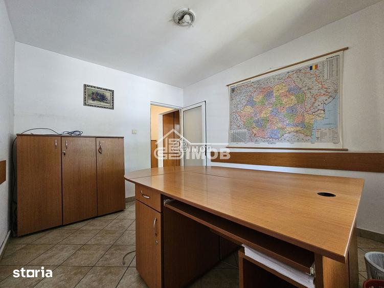 Apartament cu 3 camere decomandat în Micro 11