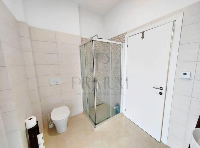 Penthouse cu 4 camere decomandat, mobilat în Torontalului