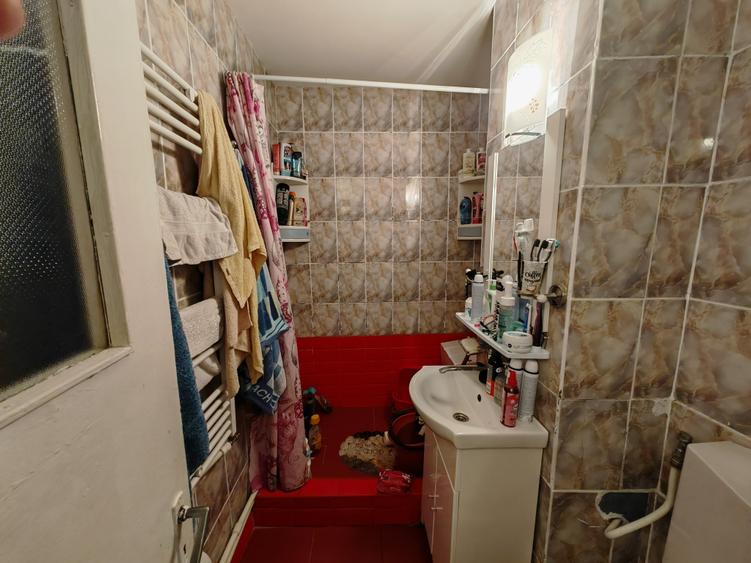 Apartament cu 2 camere semidecomandat în Mioriței