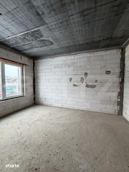 Casă cu 5 camere cu Teren 250 Mp în Malu Mare