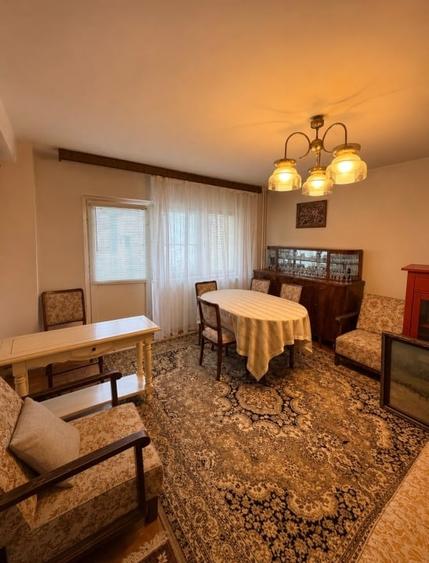 Apartament cu 2 camere decomandat în Decebal