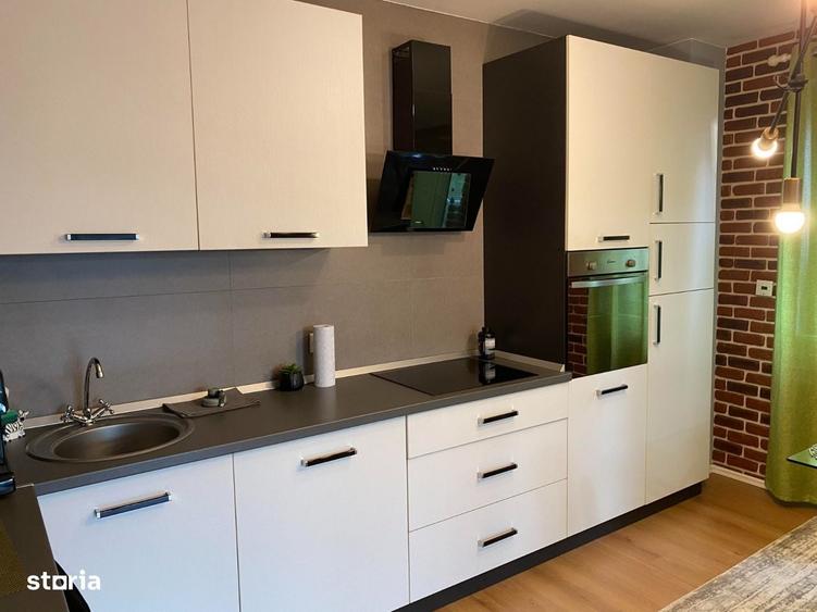 Apartament cu 3 camere semidecomandat în Ciupercenii Noi