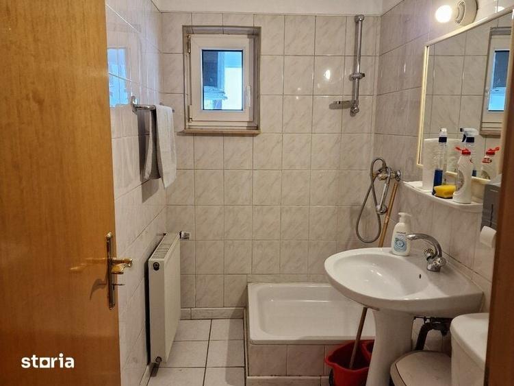 Casă cu 10 camere cu Teren 706 Mp în Unirii
