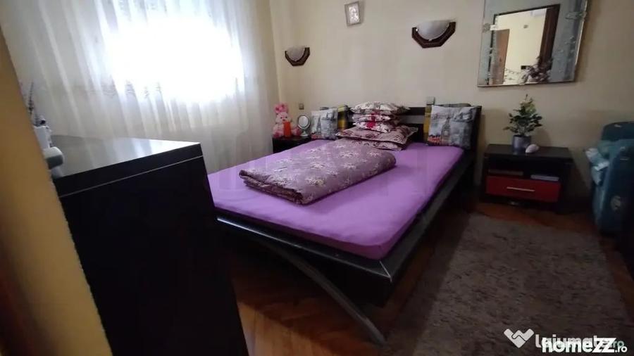 Apartament cu 3 camere semidecomandat în Beller