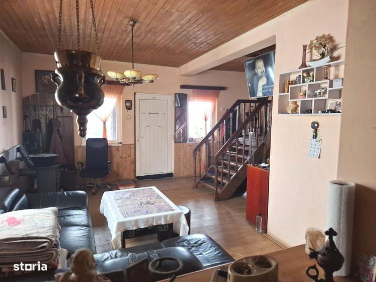Casă cu 4 camere decomandat în Sibiel