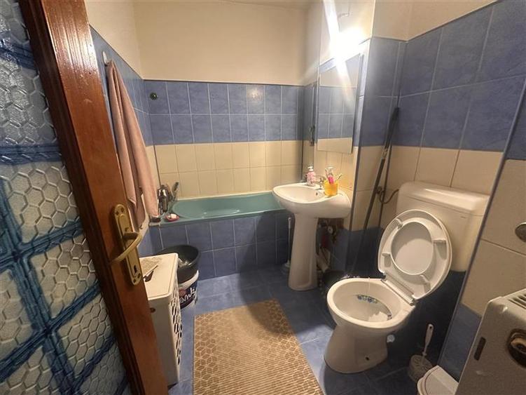 Apartament cu 2 camere decomandat, mobilat în Soarelui