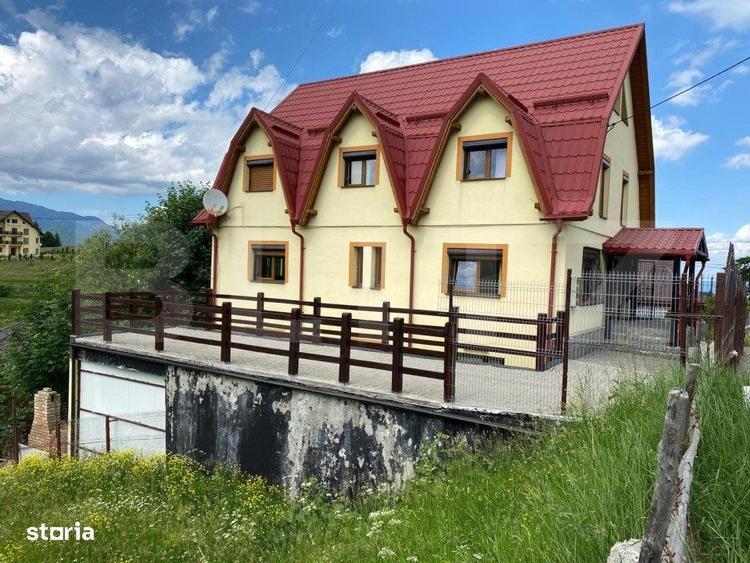 Casă cu 4 camere în Fundata
