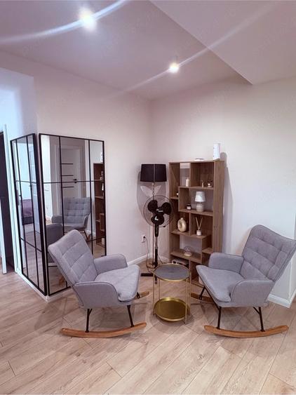 Apartament cu 3 camere semidecomandat în Florești