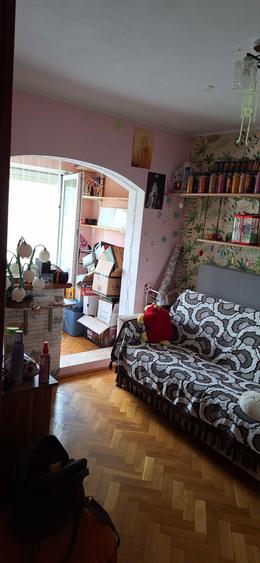 Apartament cu 3 camere decomandat în Rogerius