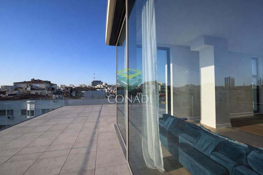 Apartament cu 5 camere decomandat în Dacia