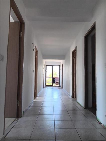 Casă cu 8 camere cu Canalizare în Lunca Cetățuii