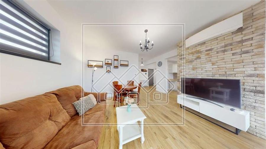 Apartament cu 2 camere decomandat în Piața Cluj