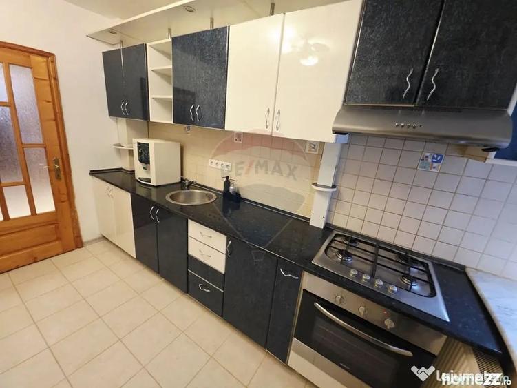 Apartament cu 4 camere decomandat în Calea Romanului