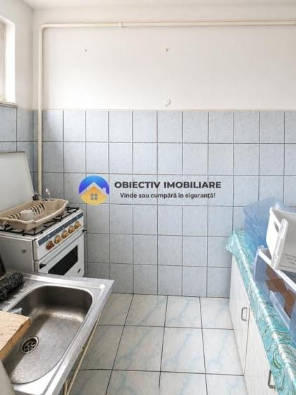 Apartament cu 3 camere decomandat în Mărăței