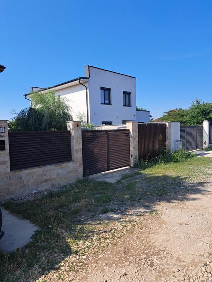 Teren Construcții intravilan de 364 mp, în Lazu
