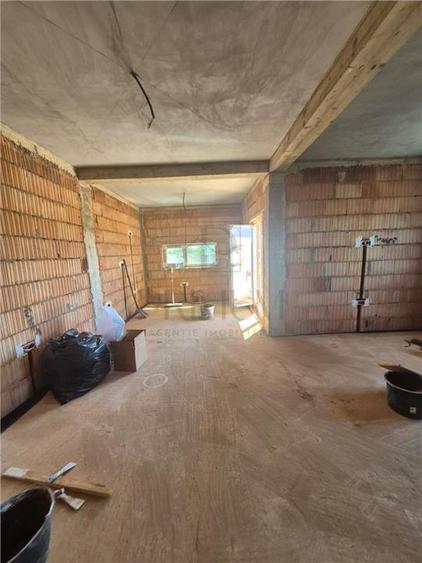 Duplex cu 4 camere cu Canalizare în Moșnița Nouă