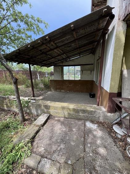 Casă cu 4 camere în Variașu Mare