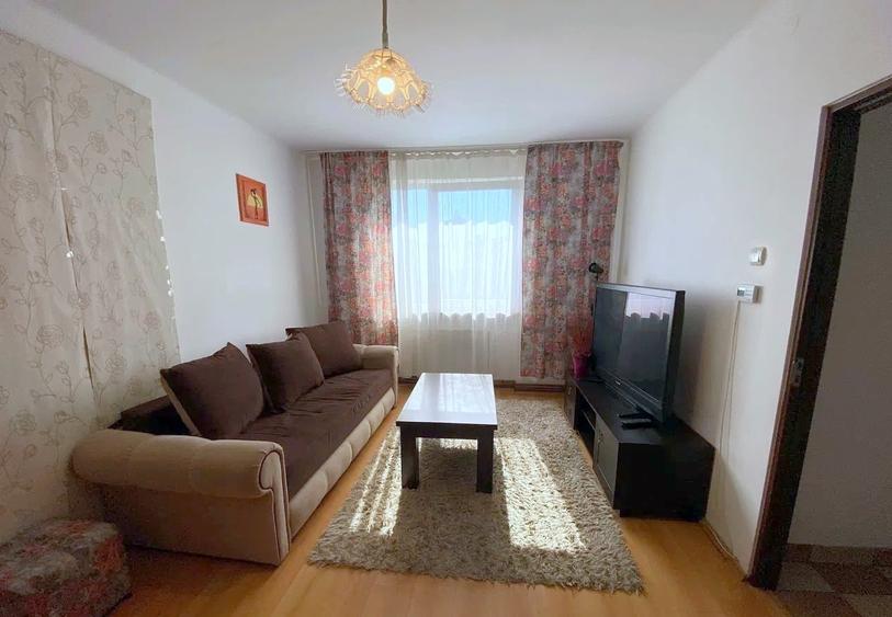 Apartament cu 2 camere semidecomandat, mobilat în Central — fotografia 3