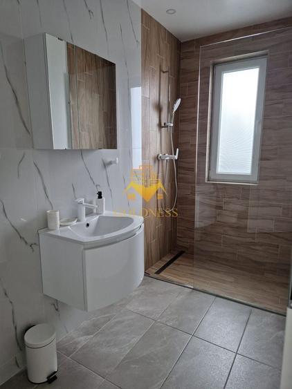 Apartament cu 4 camere semidecomandat, mobilat în Florești