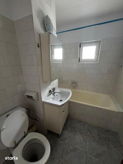 Apartament cu 3 camere decomandat, mobilat în City Park Mall
