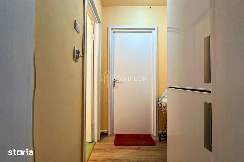 Apartament cu 3 camere decomandat în Cornișa