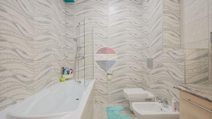 Apartament cu 3 camere decomandat, mobilat în Tractorul