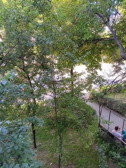 Casă cu 2 camere decomandat în Central