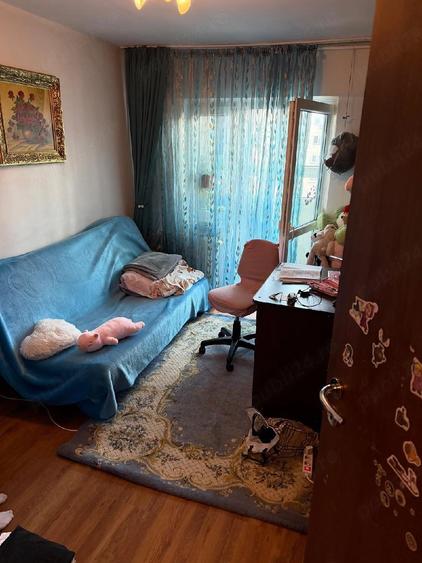 Apartament cu 3 camere decomandat în Crângași