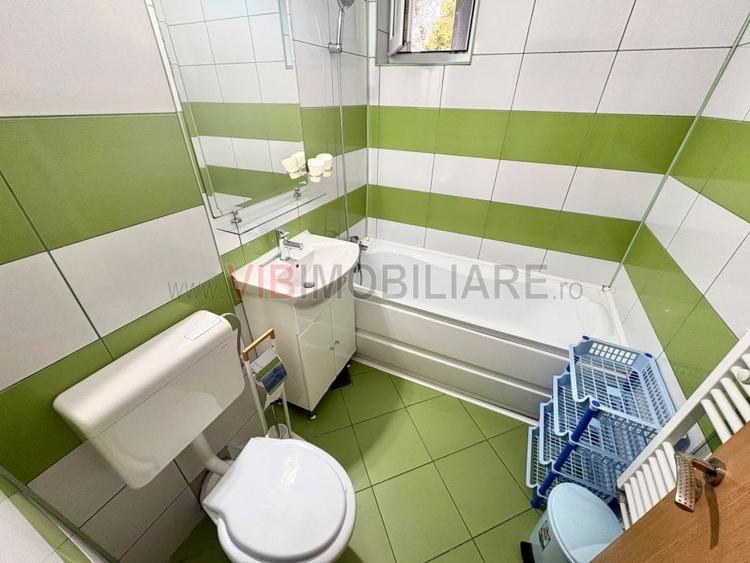 Apartament cu 3 camere semidecomandat în Giulești
