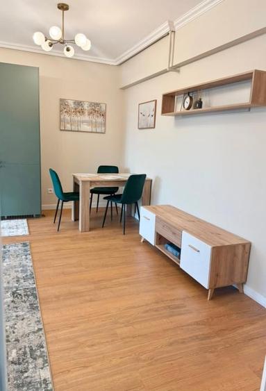 Apartament cu 2 camere semidecomandat, mobilat în Pipera