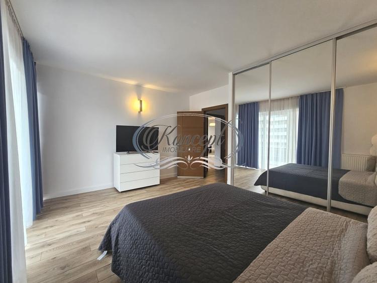 Apartament cu 5 camere semidecomandat, mobilat în Bună Ziua