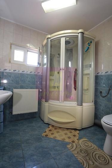 Casă cu 5 camere în Pantelimon