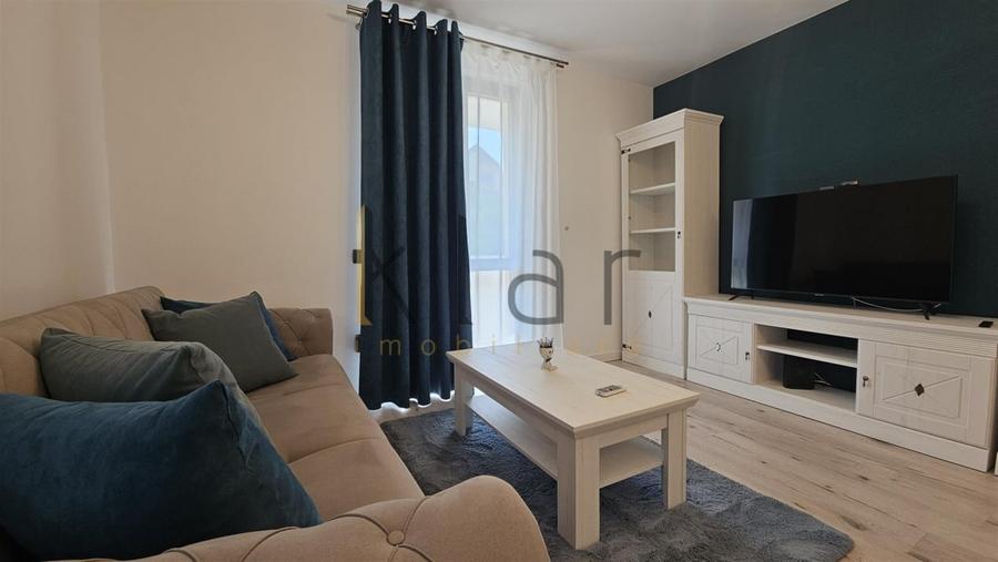 Apartament cu 3 camere semidecomandat, mobilat în Zorilor