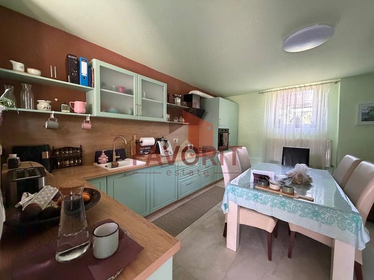 Casă cu 4 camere cu Teren 1514 Mp în Ianova