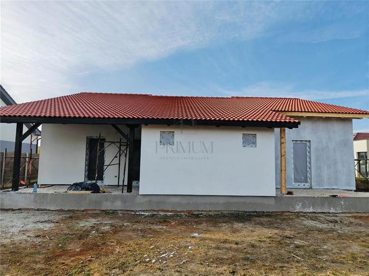 Duplex cu 3 camere cu Canalizare în Moșnița Veche