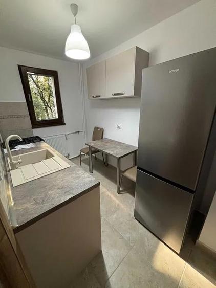 Apartament cu 2 camere decomandat în Drumul Taberei